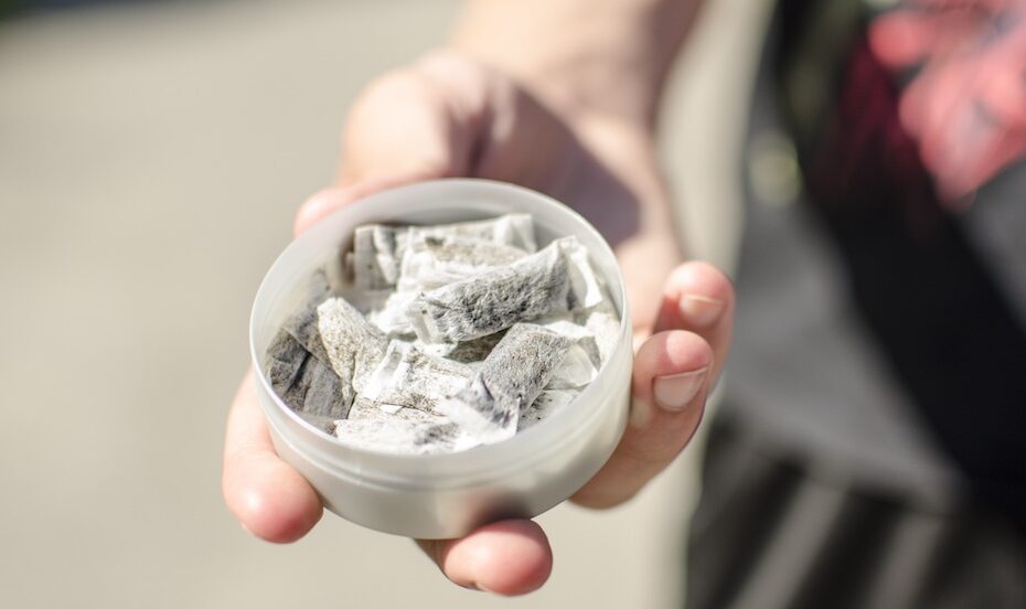 Snusande kan öka risker vid operationer